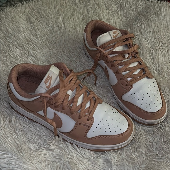 Like New only work 2 times Nike dunk low Rose whisper - Picture 1 of 4